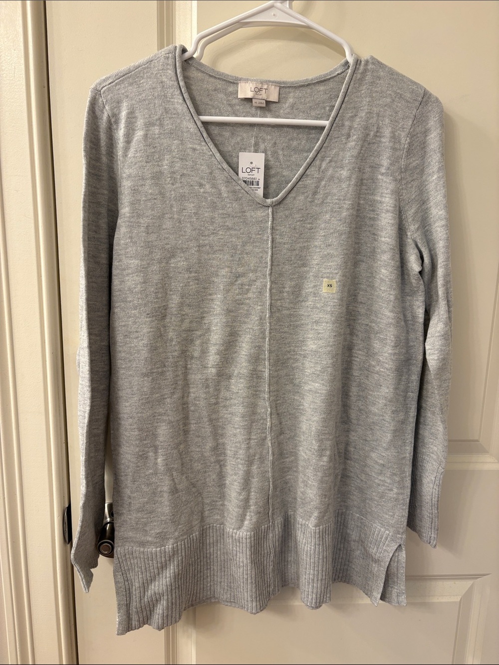 LOFT Heather Gray V-Neck Lightweight tunic brand new